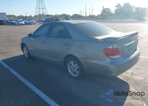 2006 Toyota Camry Le z USA, uszkodzony, nr VIN JTDBE32K863062358